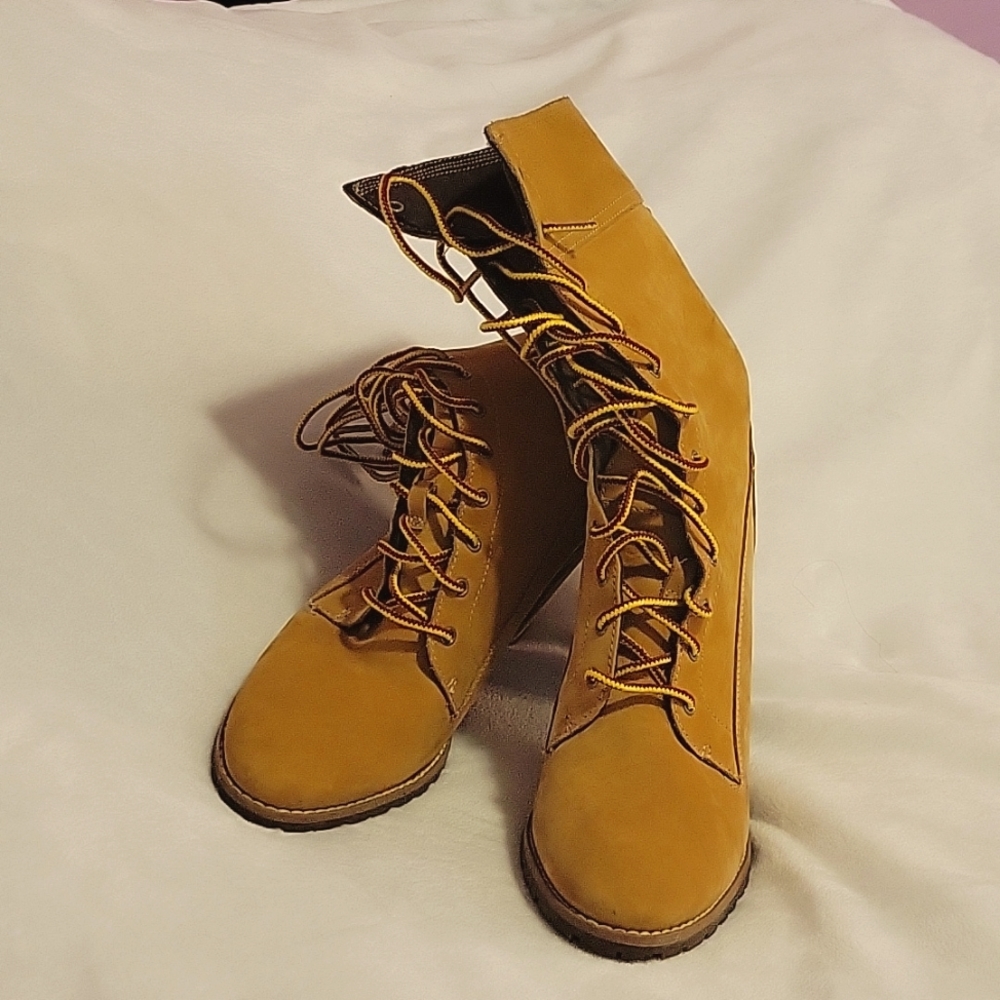 Timberland Butter Tan Nubuck Heeled Boots sz 10